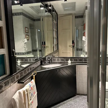 Luxury On The Square Daire *