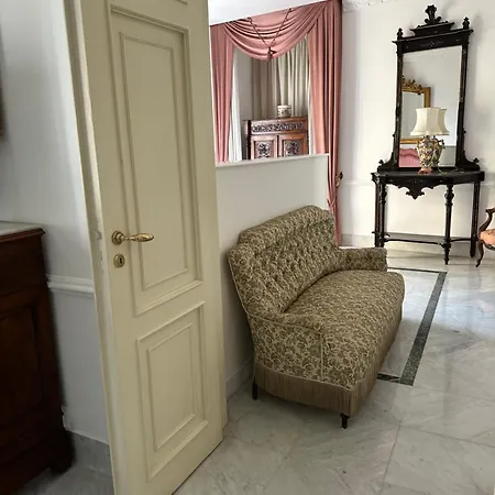 Luxury On The Square