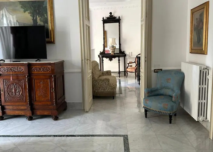 Апартаменты Luxury On The Square
