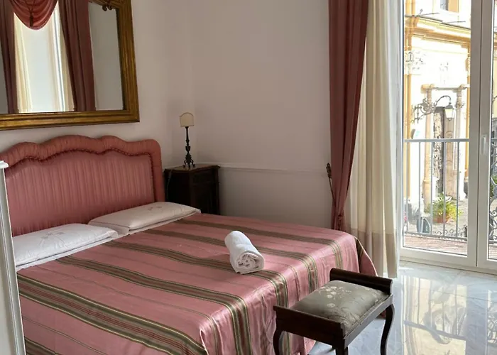 Апартаменты Luxury On The Square